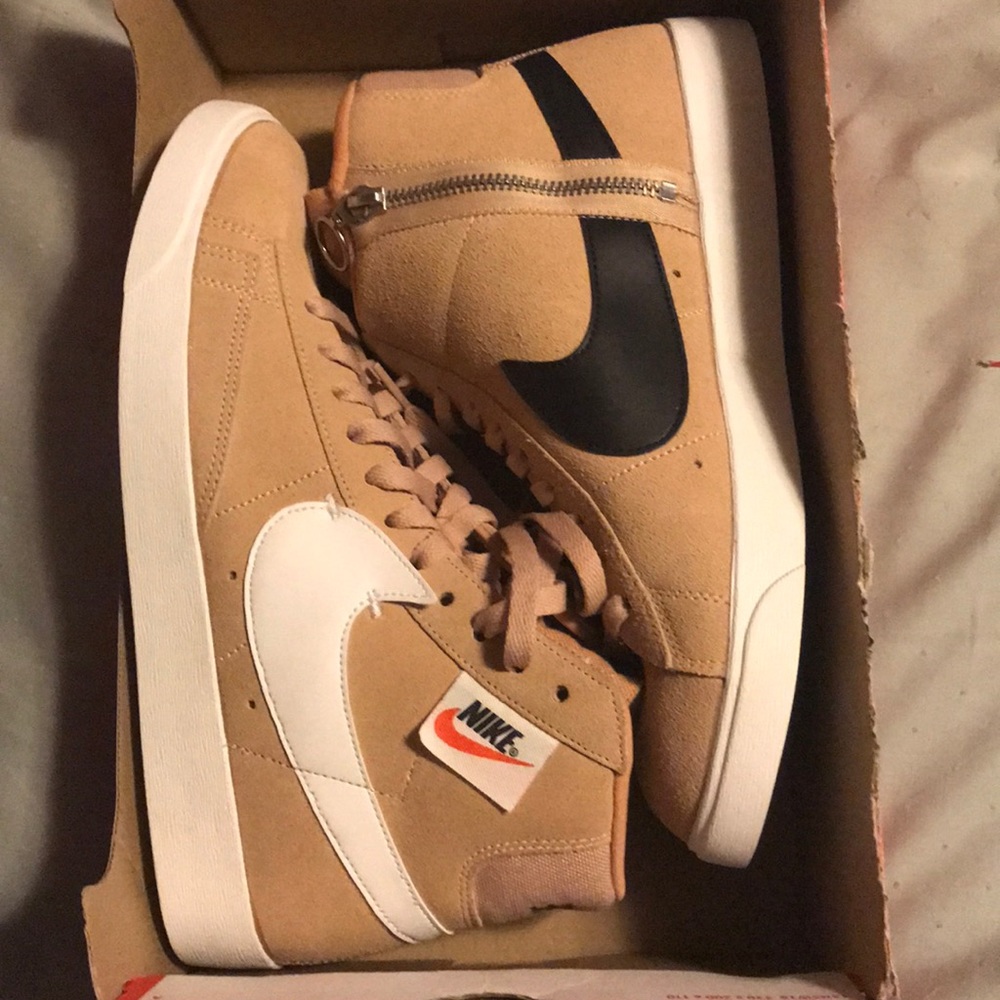 Nike Mid Rebel Blazer